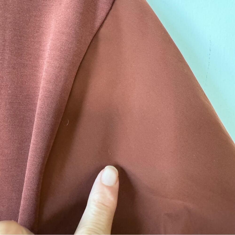 NWOT Athleta Harlow Puff Sleeve Hybrid Tee S Rust Brown - Picture 8 of 10